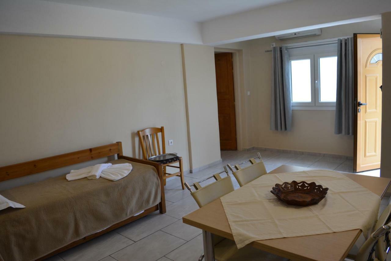 Anemomilos Suites Fira  Esterno foto