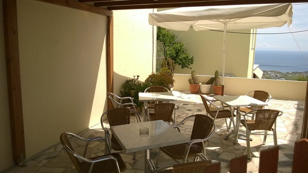 Anemomilos Suites Fira  Esterno foto