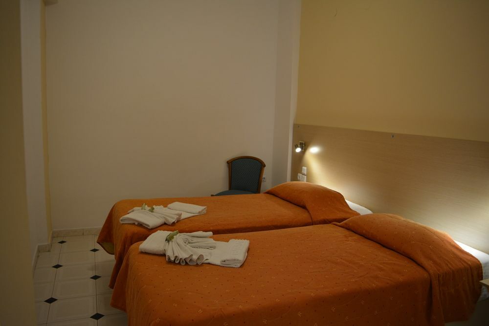Anemomilos Suites Fira  Esterno foto