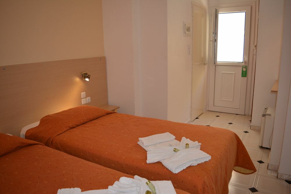Anemomilos Suites Fira  Esterno foto