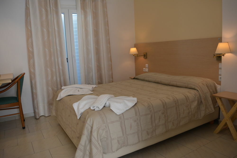 Anemomilos Suites Fira  Esterno foto